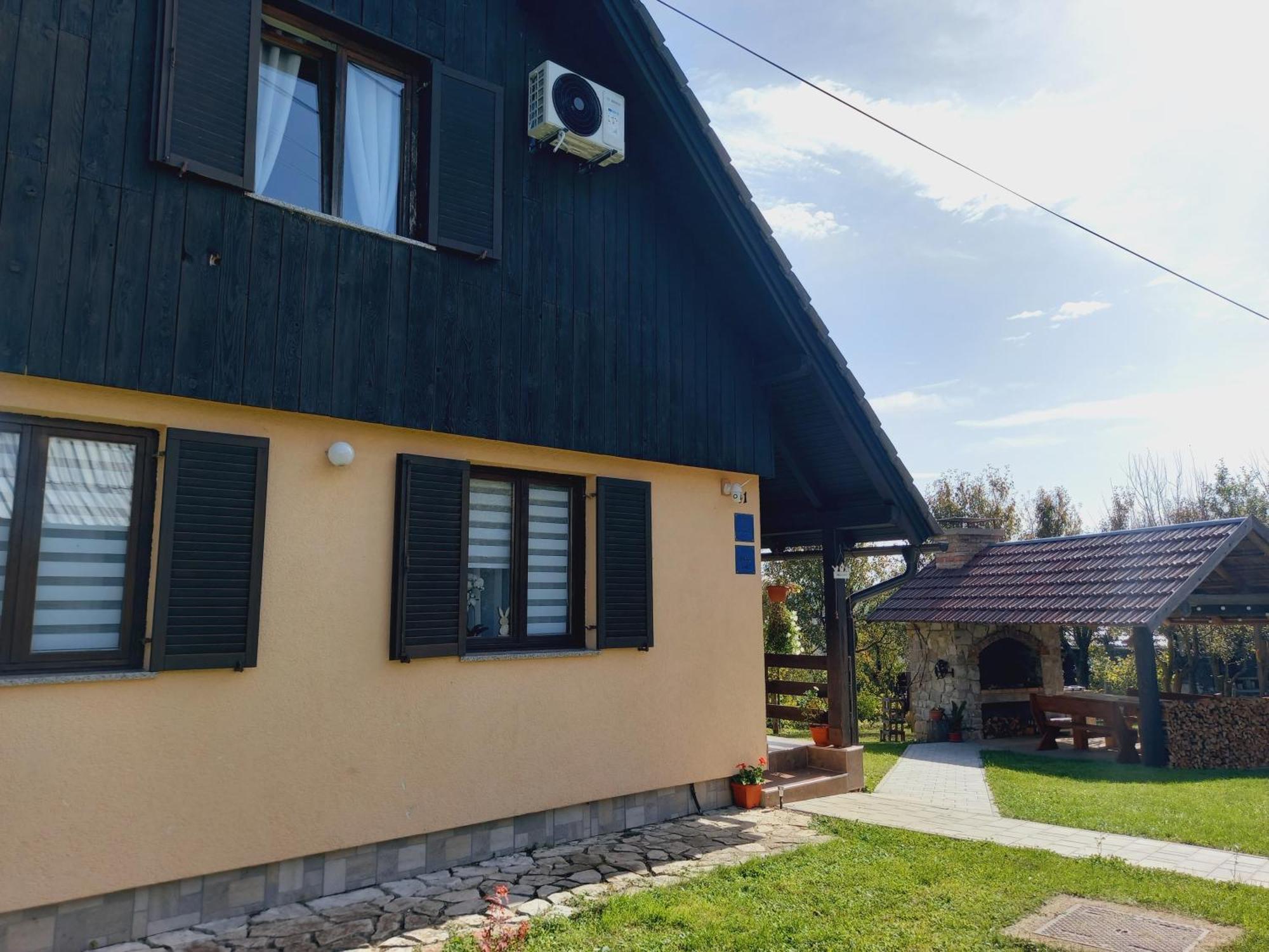 Guest House Lisina Poljanak Esterno foto